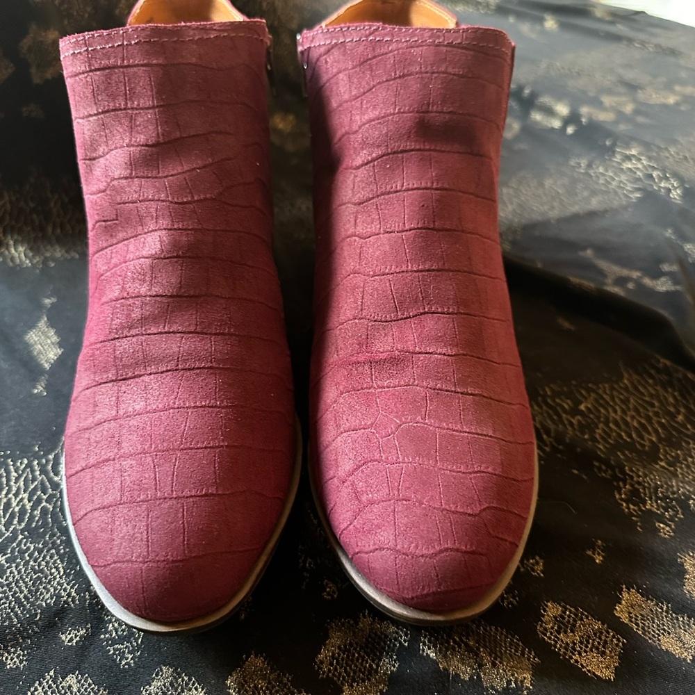 Lucky Brand booties nwot
